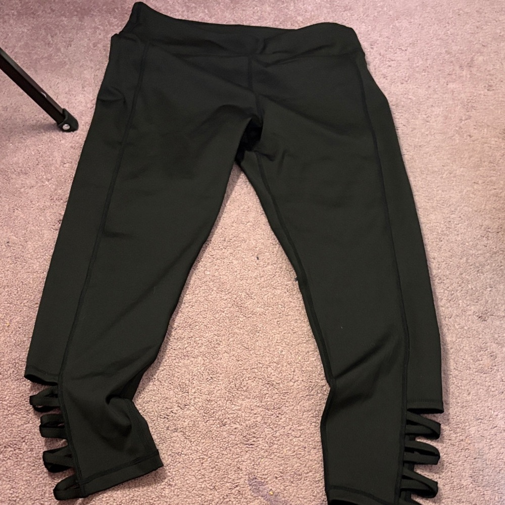 Yelete Black Leggings with Cut-Out Detail